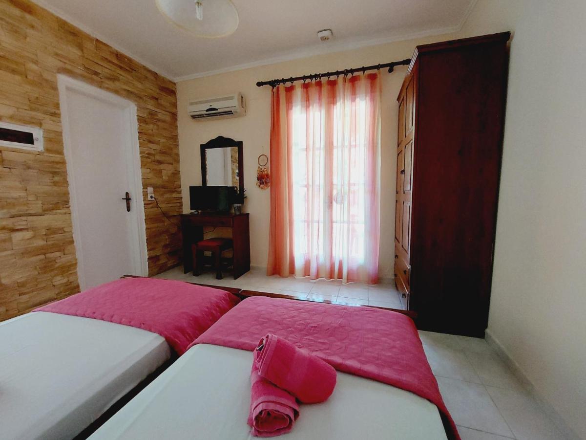 Zoi & Alexia Apartments Ipsos Luaran gambar