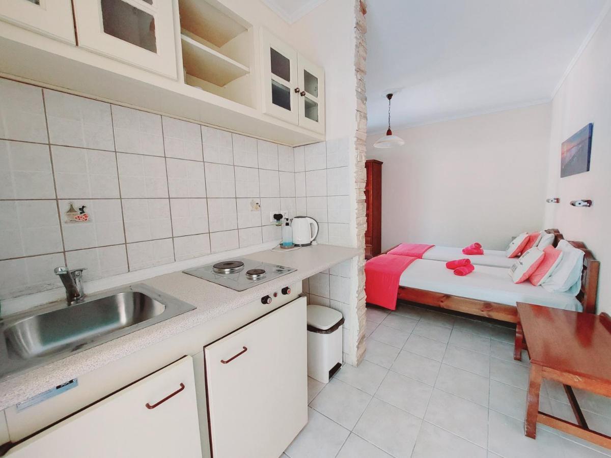 Zoi & Alexia Apartments Ipsos Luaran gambar